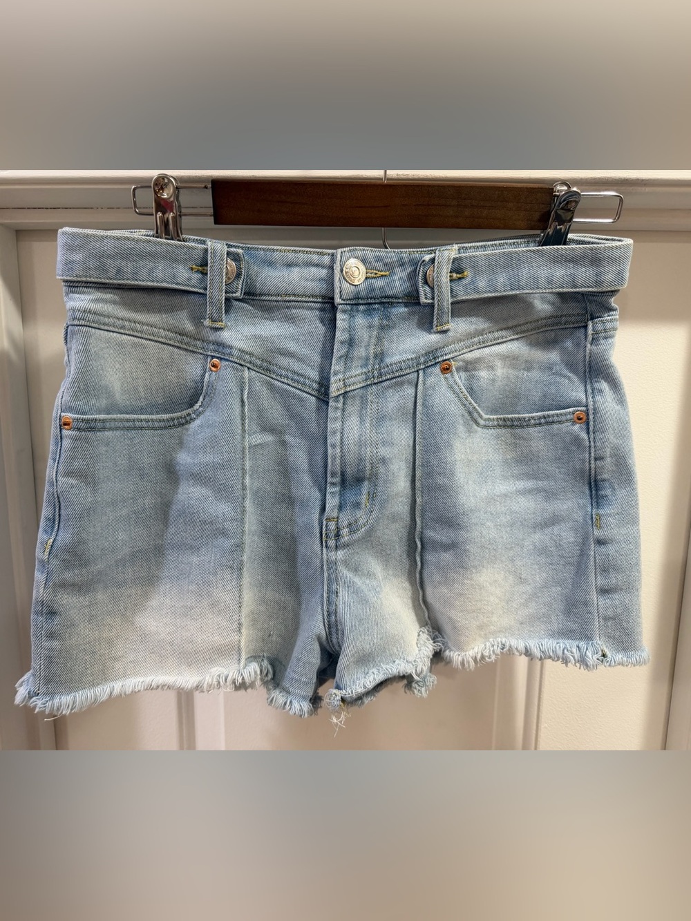 Juicy Couture Distressed Raw Hem Stretch Blue Jean Denim Shorts Size 30